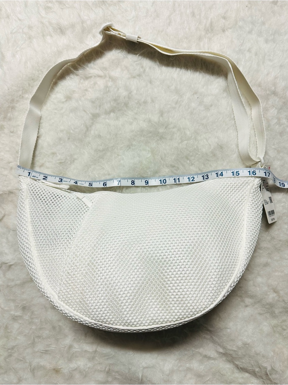 Uniqlo White Mesh Crescent Crossbody Bag - Picture 6 of 13